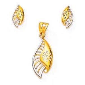 Erin Floret Gold Pendant Set