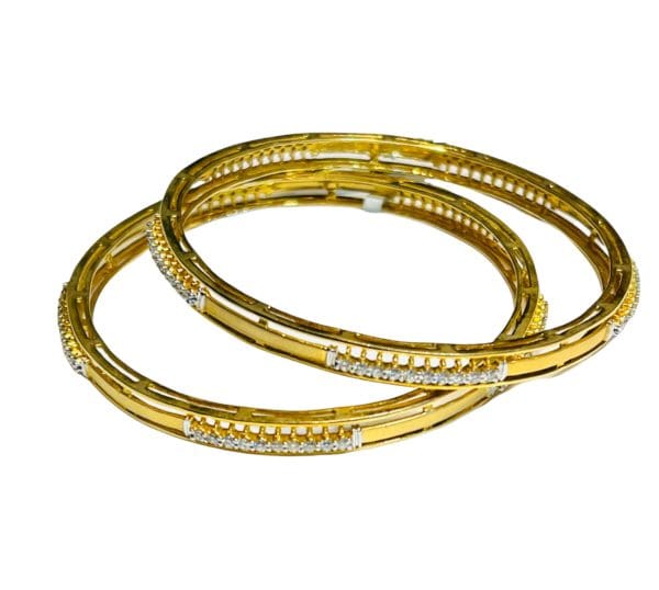 Glinting Clover Diamond Bangle