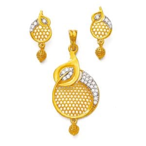 Nishika Gold Pendant Set