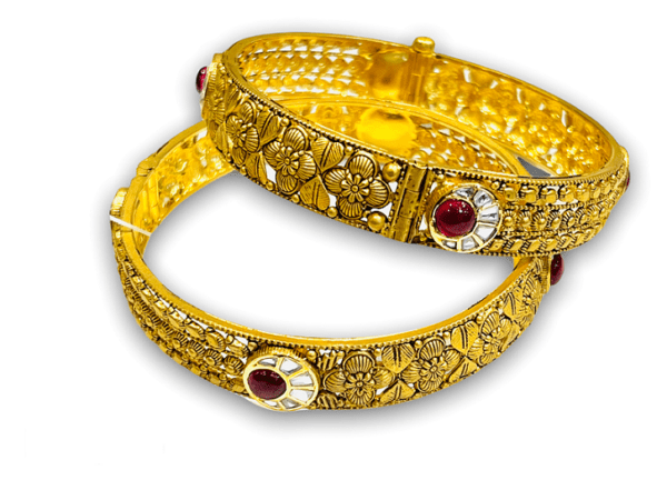 Tanvi Antique Gold Bangle Set