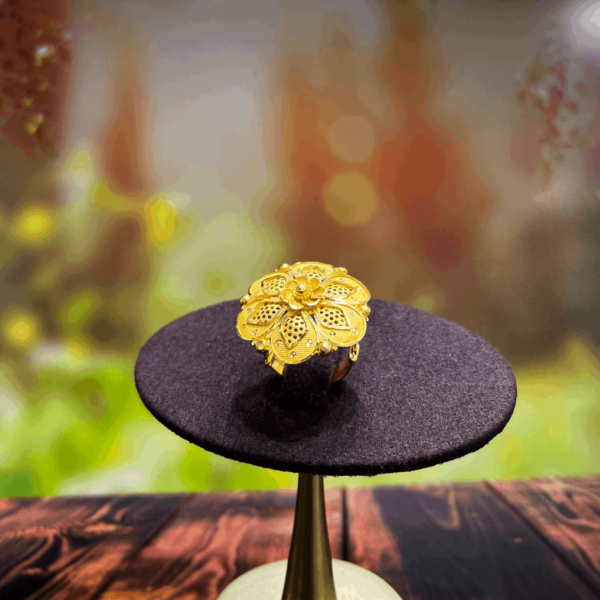Sehgal Gold Women's Flower Ring
