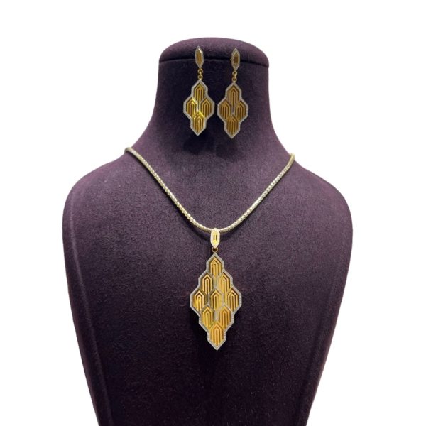 The Twill Weave Pendant
