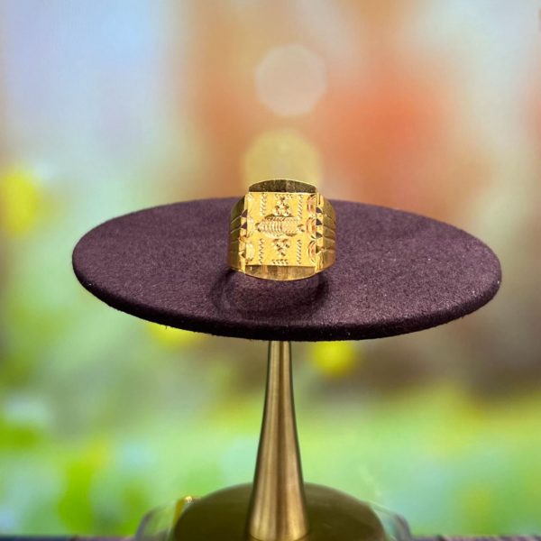 The Lapin Gold Ring