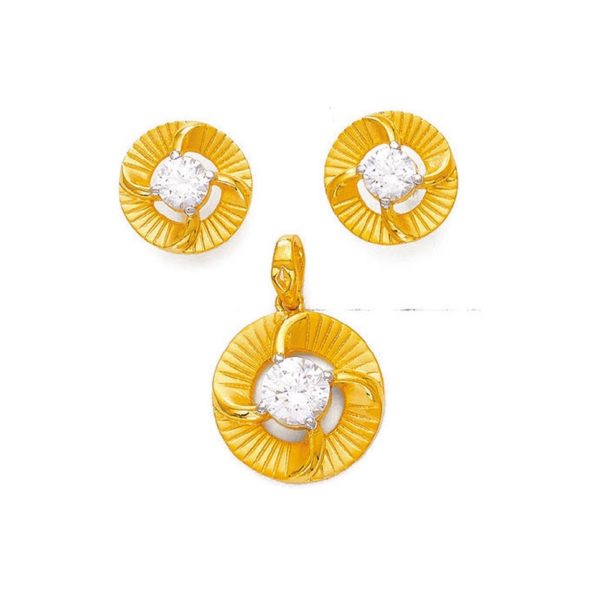 The Spinners Gold Pendant Set