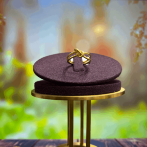 Four Leaf Style Gold Ring