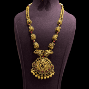 Sehgal Gold Antique Gold Uncut Necklace Set