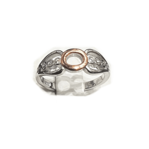Classy Round Solitare Silver Ring