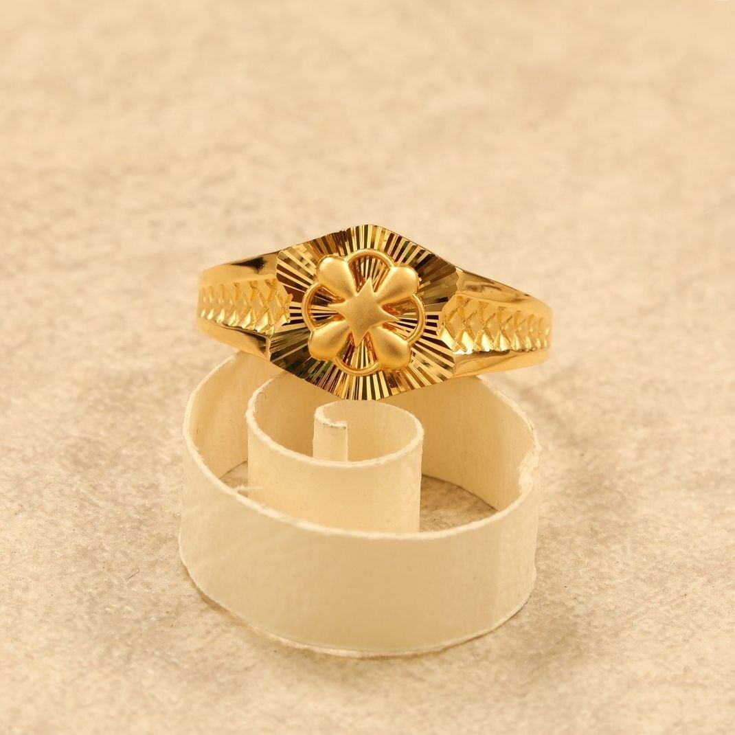 Buy quality Luxurious 22k casting gold ring for women in Pune