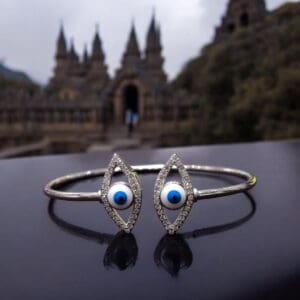 Aarohi 925 Sterling Silver Bracelet