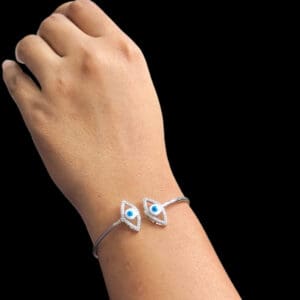Aarohi 925 Sterling Silver Bracelet